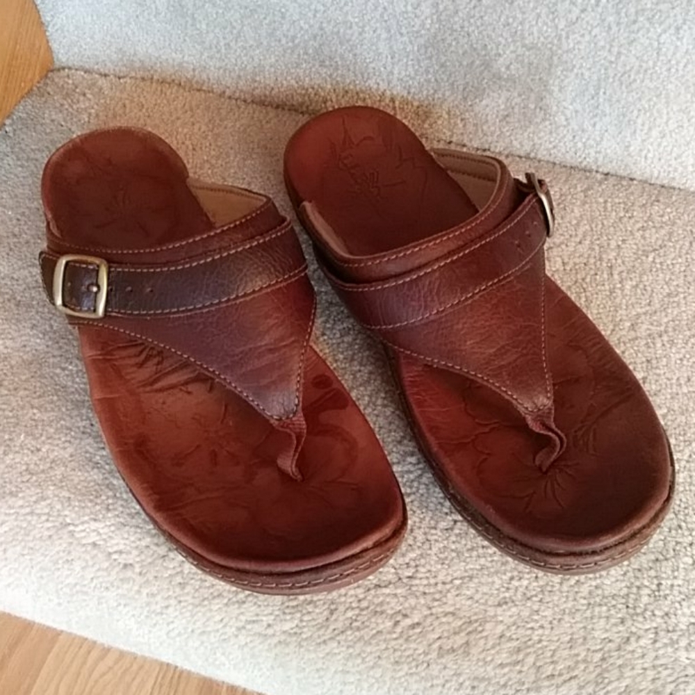 L.L. Bean Leather Chocolate Flip Flops Sandals 8